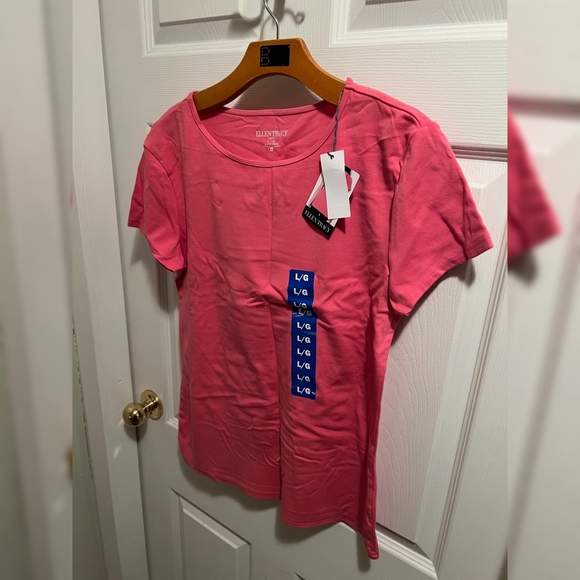 T-Shirt - Picture 1 of 3